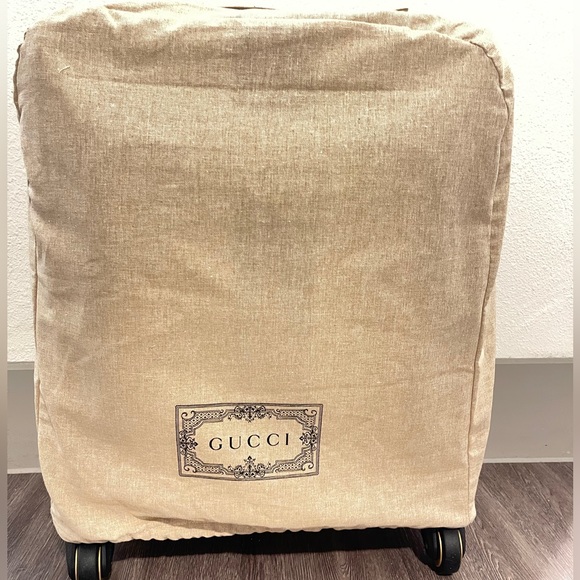 Gucci Savoy Small Cabin
Trolley - Picture 4 of 14